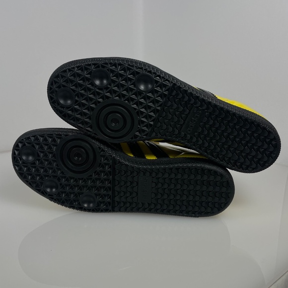 Womens Size 8.5 Adidas Samba OG Patent Yellow Casual JR8749 - Picture 8 of 8